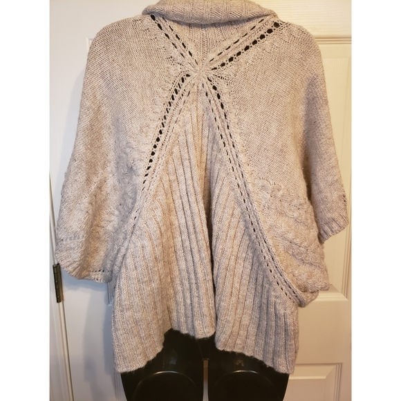 BCBGMAXAZRIA sweater - Picture 2 of 4